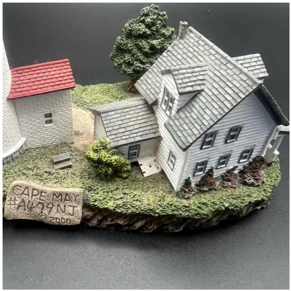 Cap May Lighthouse Figurine - Picture 5 of 10